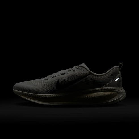 NIKE Vomero 18 Mens Sneakers